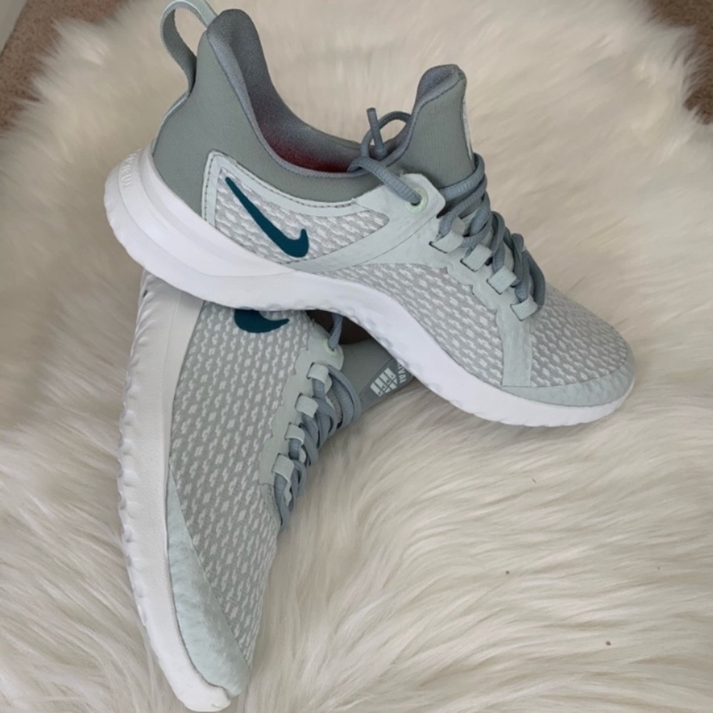Nike Renew Rival Shoes Women’s 8 New